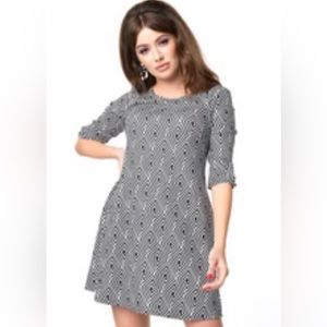 H&M Women's Size 6 White with Black Diamond Geometric Print Smock Dress EUC